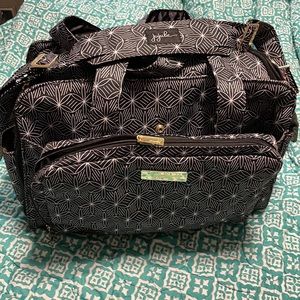 Great Condition! Gently used JuJuBe Diaper Bag with Diaper Changing Mat